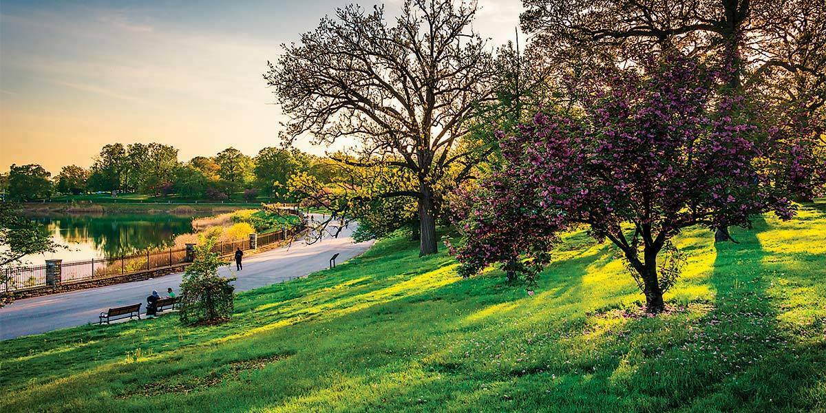 Many provide to accompany Muslims scared to move outside