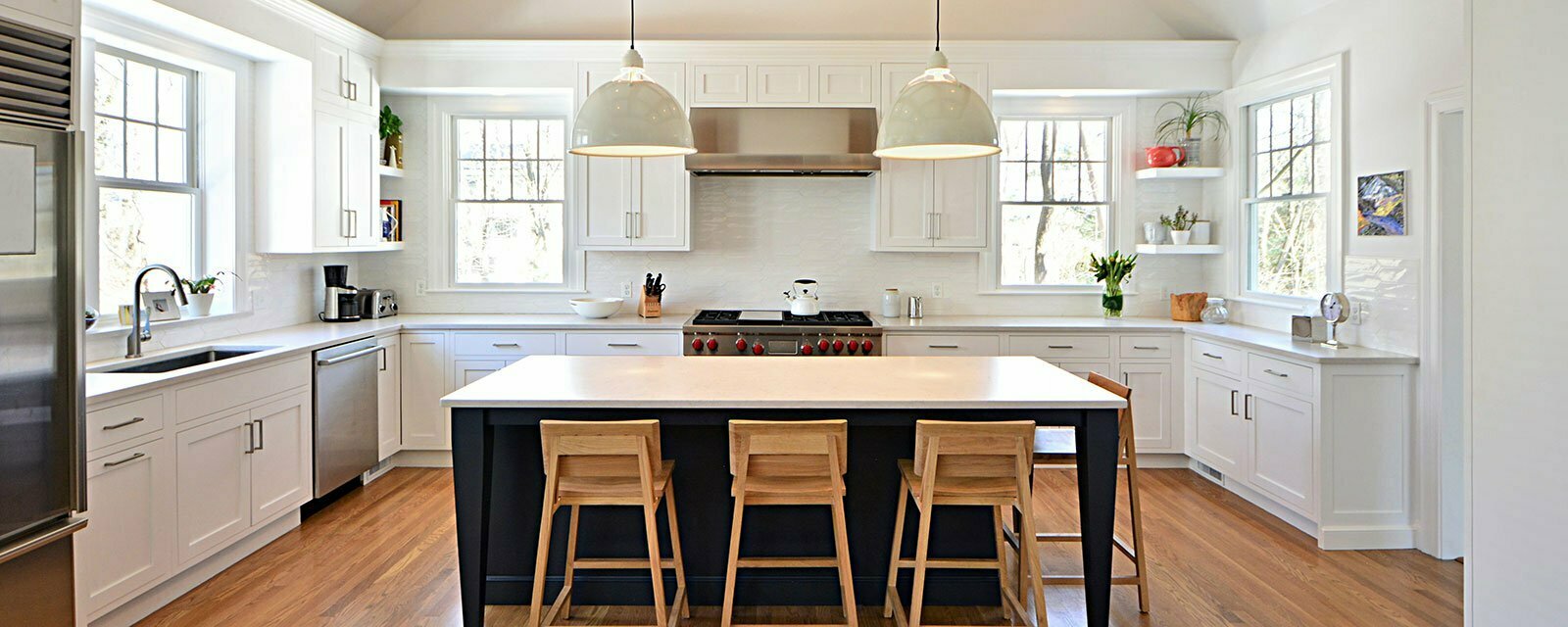 Woman discovers horrifying amount of mouldy meals trapped under kitchen plug hollow