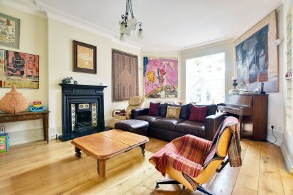 $1,000/night time Airbnb mansion for sale after buddies whinge