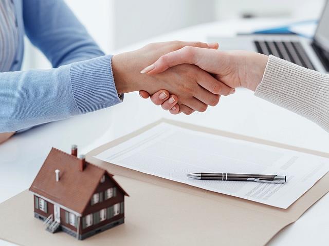 Real estate ‘rollercoaster’ coming as prices plummet