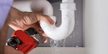 Plumbing – How to Fix the Leaks and Water Clogs in Your Home
