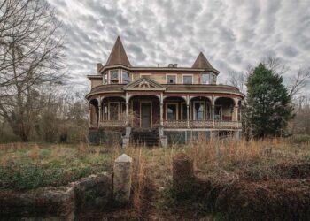 6 Simple Steps to Get Rid of Abandoned Homes in Your Neighborhood