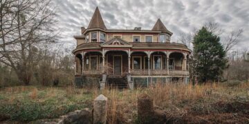 6 Simple Steps to Get Rid of Abandoned Homes in Your Neighborhood