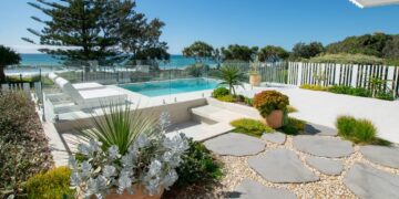 20 Best Beach Garden Ideas For Your Backyard This Summer