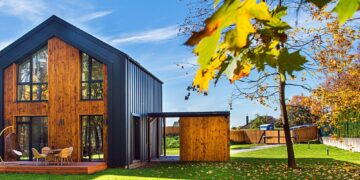 The Ultimate Guide to Building a Sustainable Houserobe: Tips and Tricks for a More Eco-Friendly Home