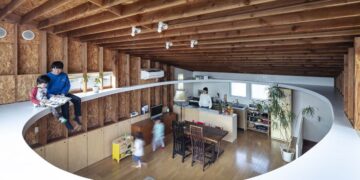 Unusual House with Hole: A Unique Architectural Wonder
